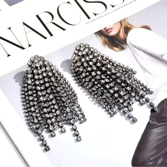 Zara Jewelry - Elegant Rhinestone Tassel Drop Earrings